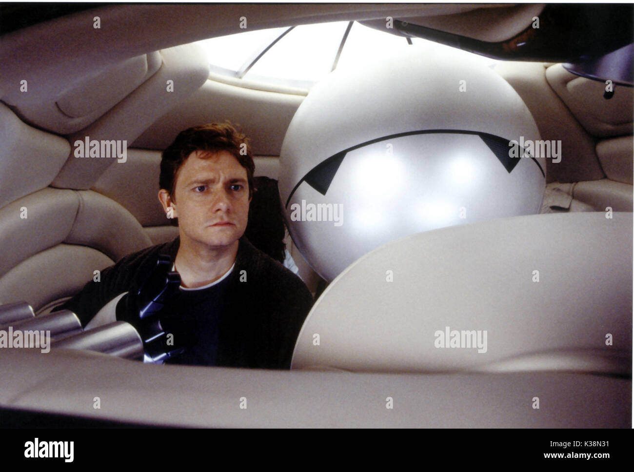 THE HITCHHIKER'S GUIDE TO THE GALAXY [US / BR 2005] MARTIN FREEMAN, as