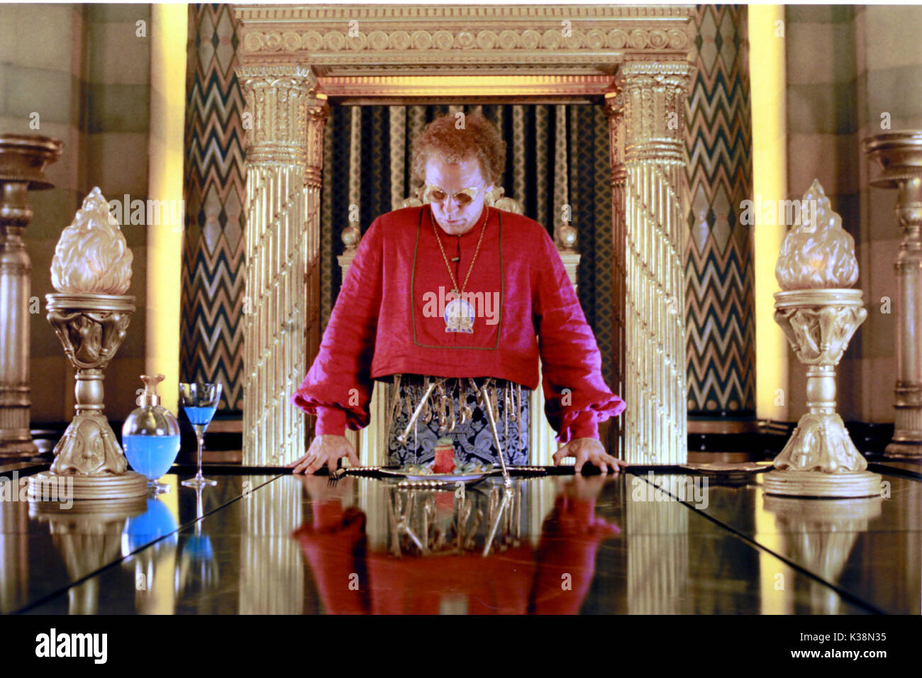 THE HITCHHIKER'S GUIDE TO THE GALAXY [US / BR 2005] JOHN MALKOVICH, as