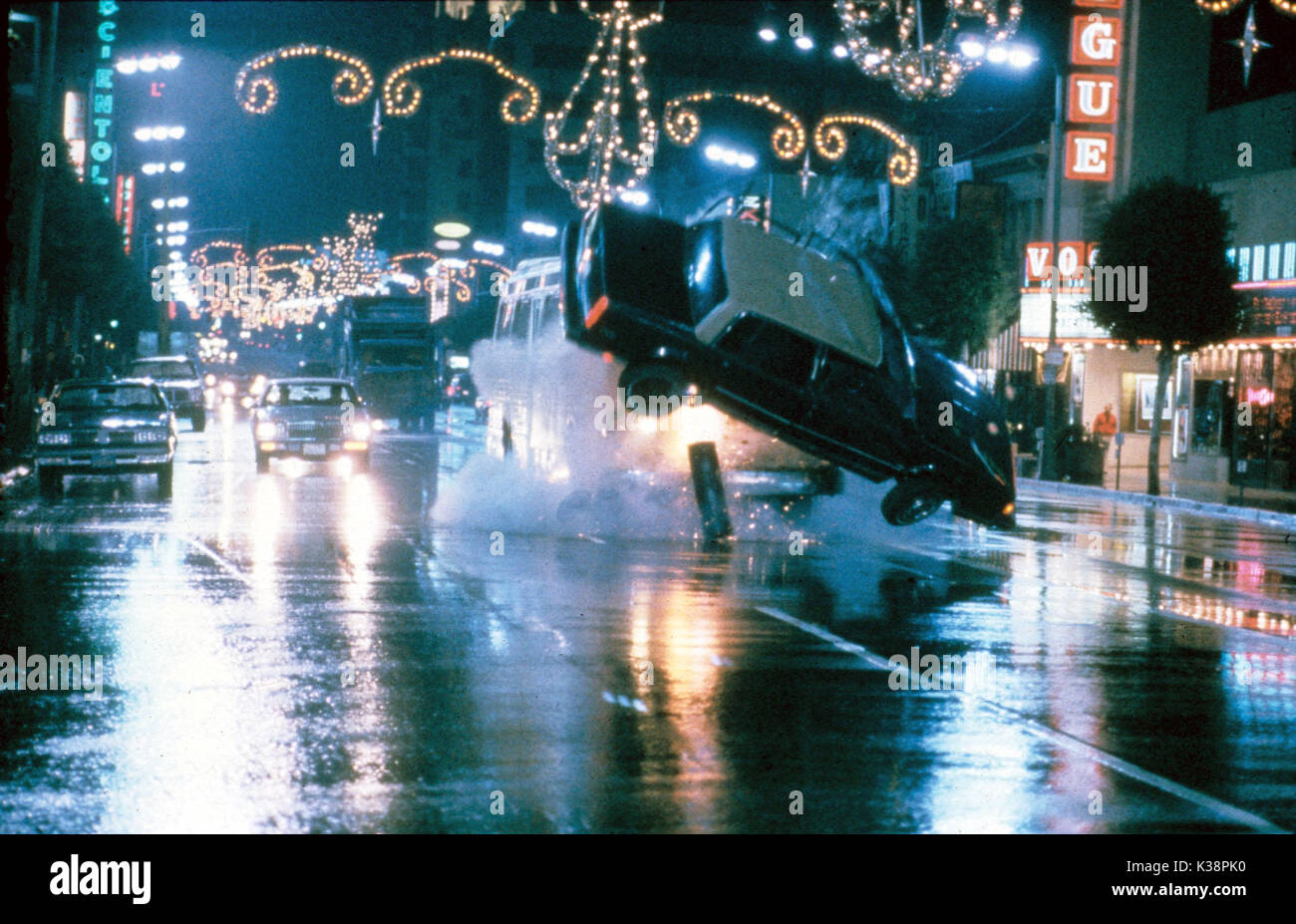 Lethal weapon 1987 hi-res stock photography and images - Alamy