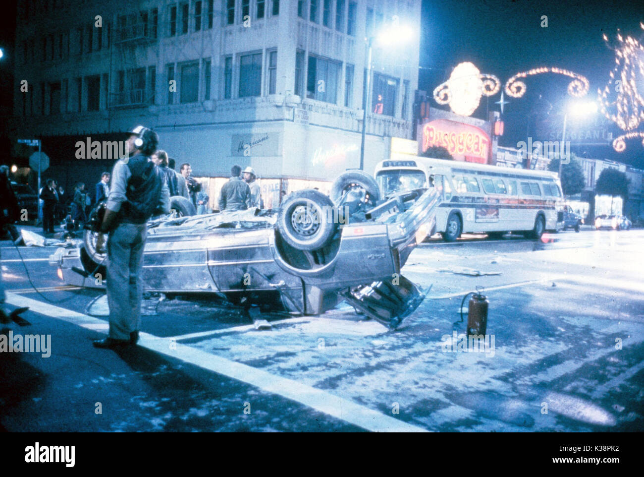 Lethal weapon 1987 hi-res stock photography and images - Alamy