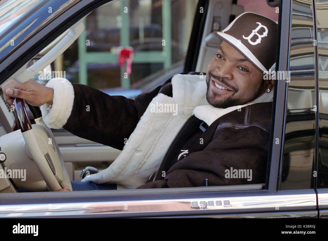 C43-6a Ice Cube stars in Revolution Studios' family comedy ARE WE THERE YET?, a Columbia Pictures release.  Photo by: Rob McEwan ARE WE THERE YET? [US 2005]  ICE CUBE     Date: 2005 Stock Photo