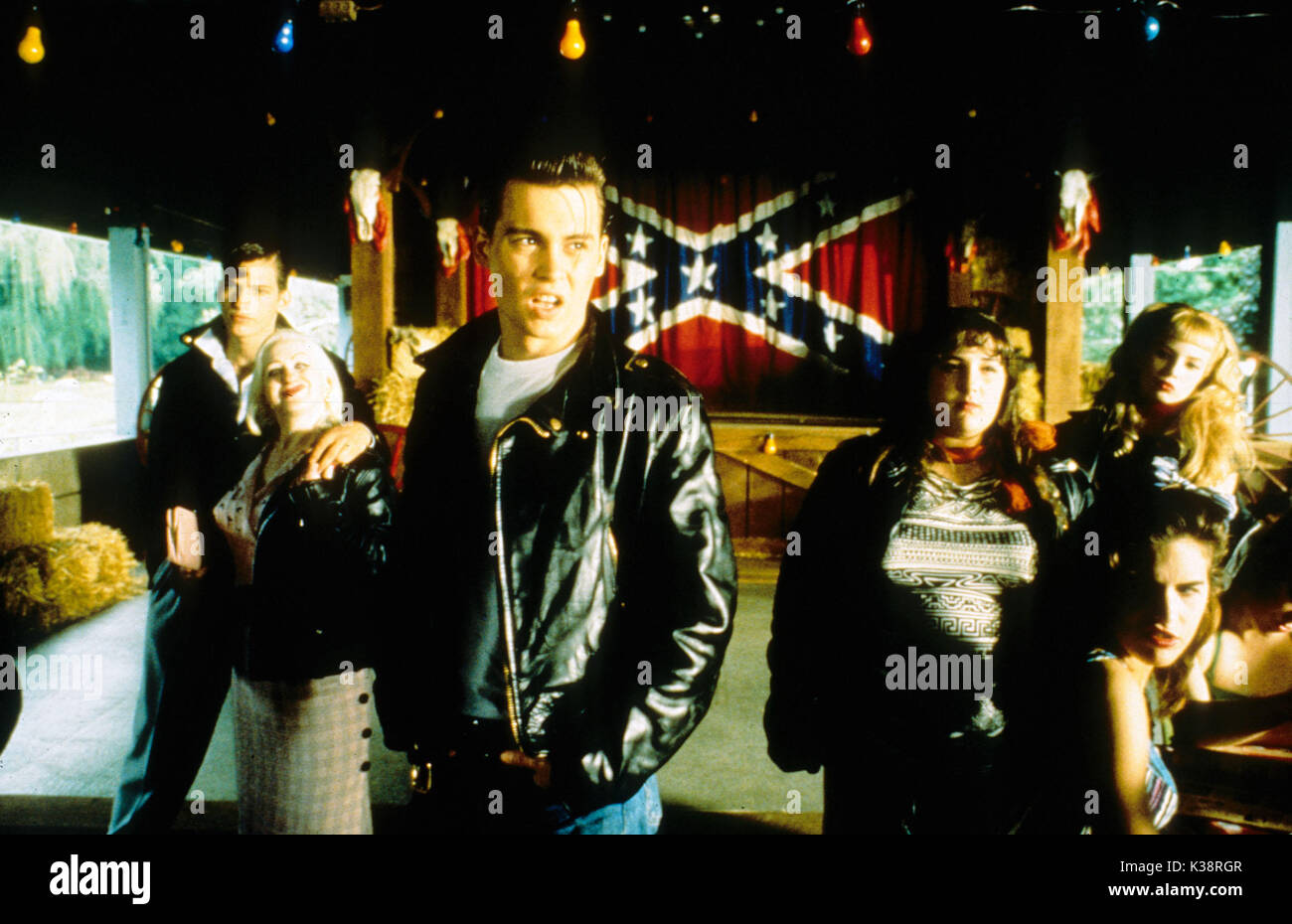 CRY-BABY DARREN E BURROWS, KIM MCGUIRE, JOHNNY DEPP, RICKI LAKE, AMY LOCANE, TRACI LORDS     Date: 1990 Stock Photo