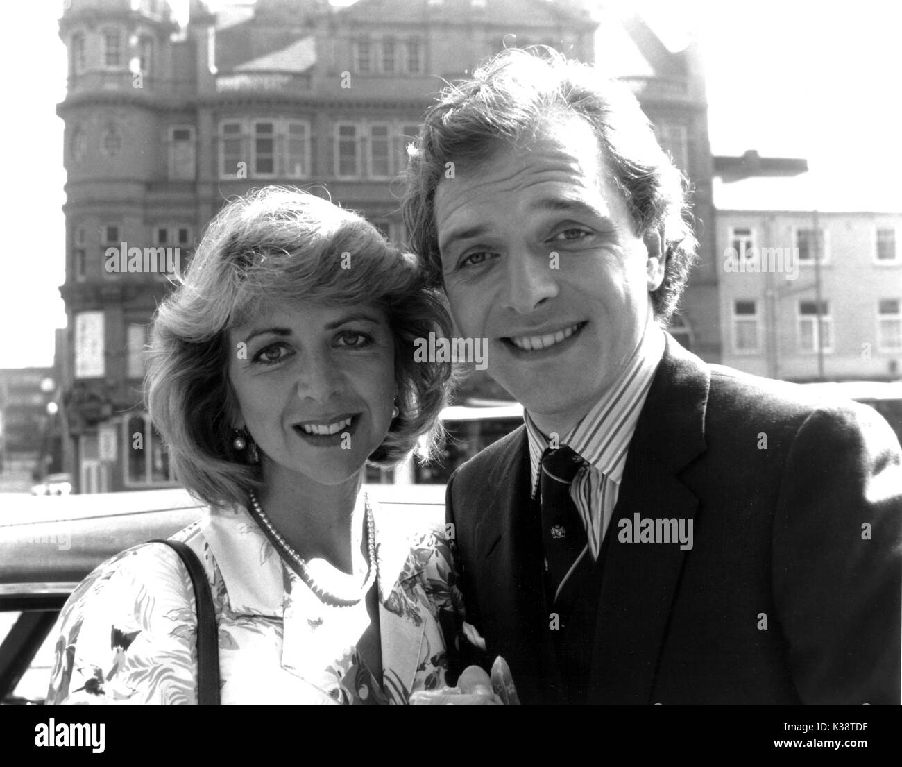 THE NEW STATESMAN [BR 1987 - 1992]  MARSHA FITZALAN as Sarah B' Stard,  RIK MAYALL as Alan B' Stard    [Episode Three A Wapping Conspiracy ']  [TX Date 29 January 1989] Stock Photo