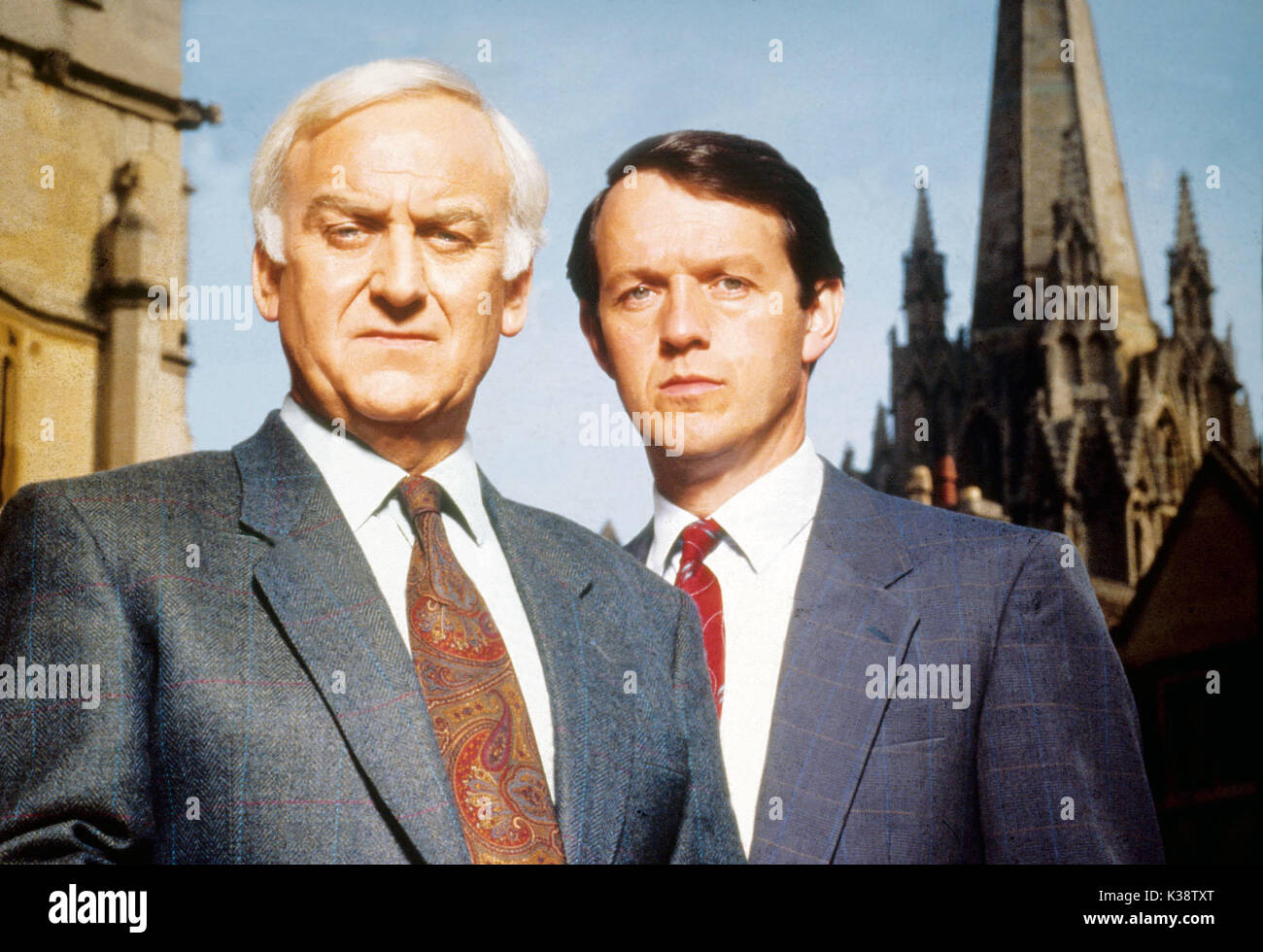INSPECTOR MORSE SERIES V: 1991 JOHN THAW as Inspector Morse, KEVIN WHATELY as Det Sgt LEWIS Stock Photo