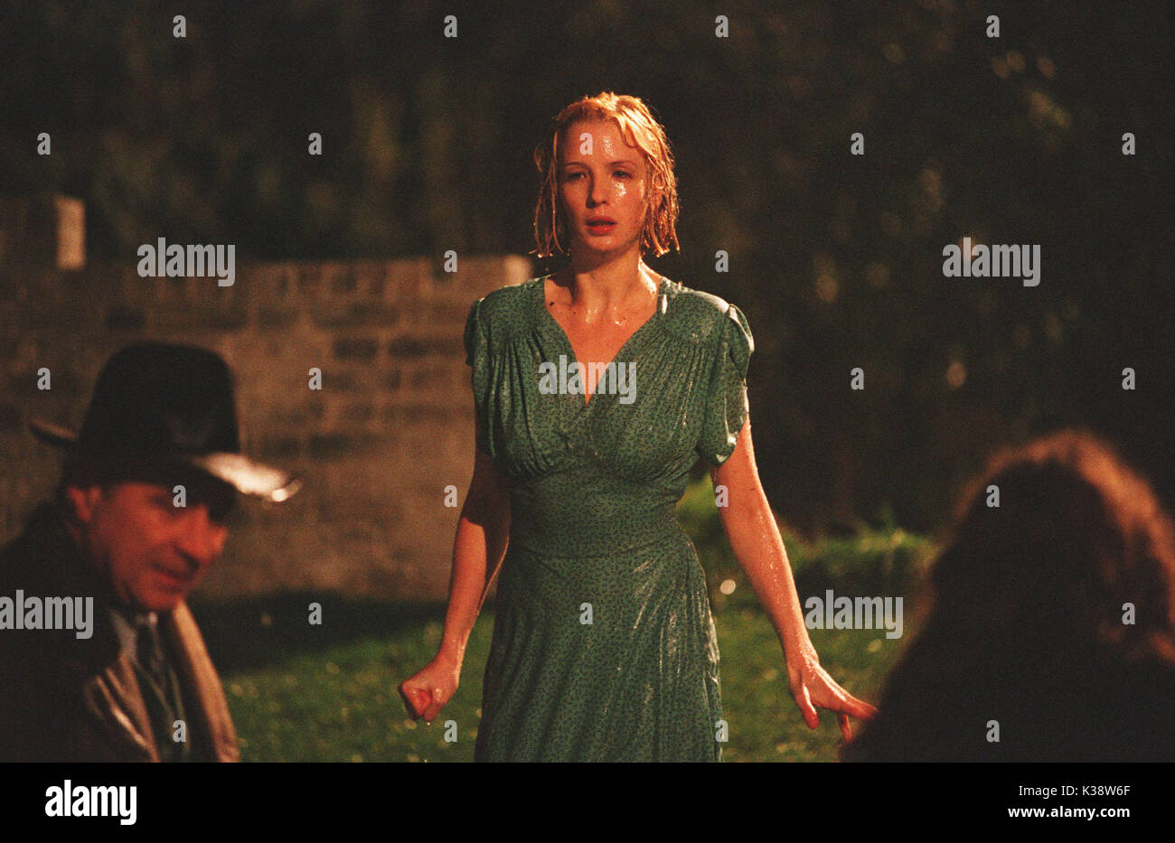 MRS HENDERSON PRESENTS Bob Hoskins and Kelly Reilly (Maureen Stock Photo 156932679 Alamy