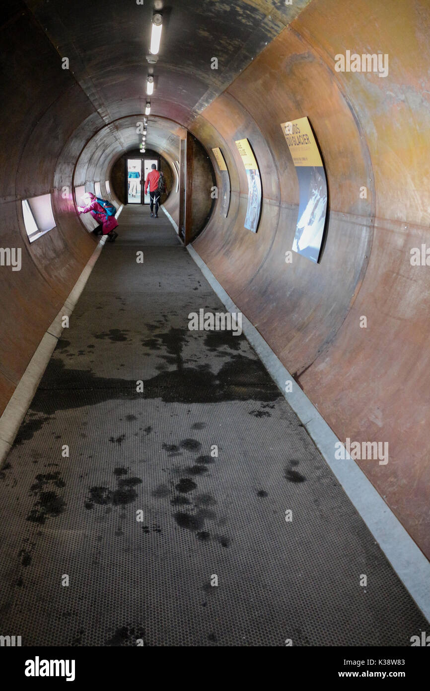 The aiguille du midi skywalk hi-res stock photography and images - Alamy
