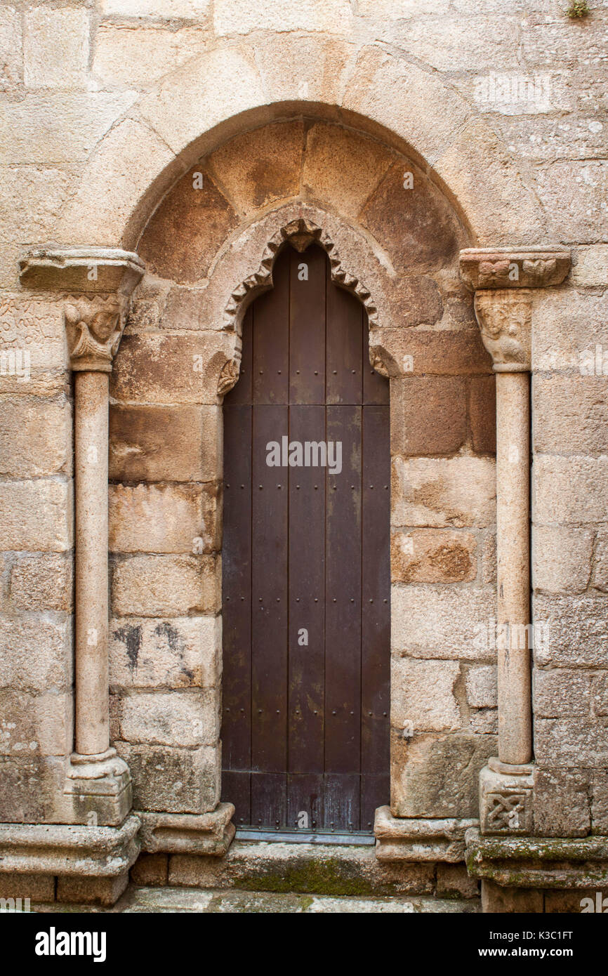 arabesque arch in  a romanesque medieval church in Ribadavia, Galicia Stock Photo