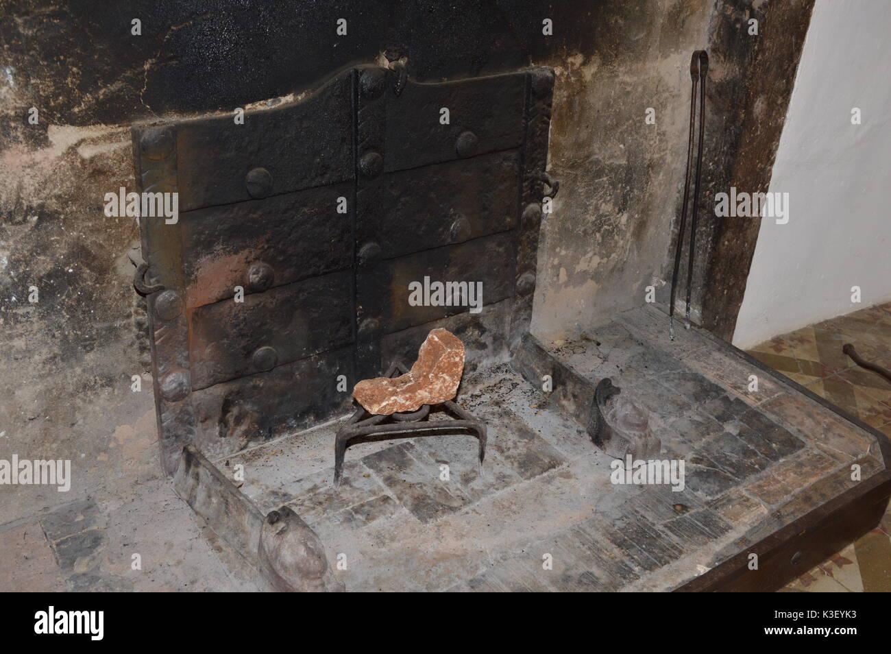 Old fireplace in house hi-res stock photography and images - Alamy