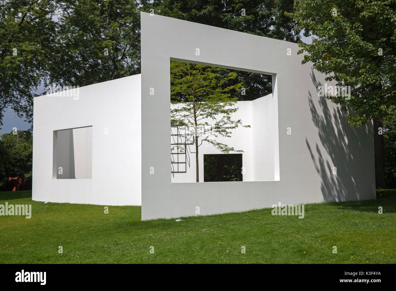 Sculpture garden Gallery of Sou Fujimoto of concrete in the sculpture