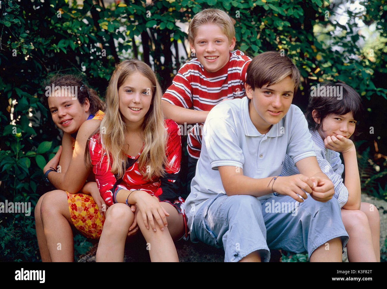 Boy friends group laughing hi-res stock photography and images - Alamy