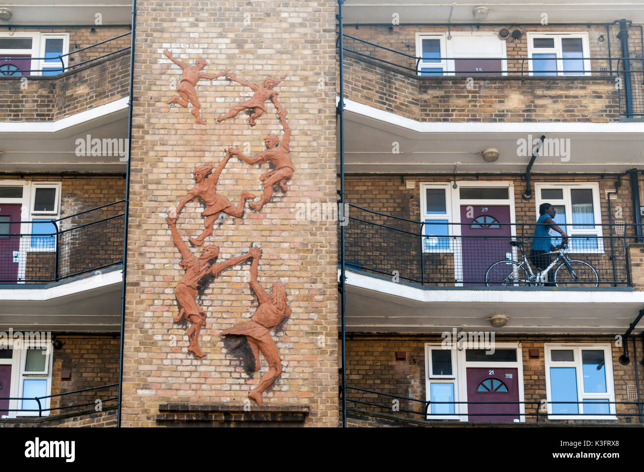 Following the Leader (Memorial to the Children Killed in the Blitz) by Peter Laszlo Peri, 1949.  Vauxhall Gardens Estate, London. Stock Photo