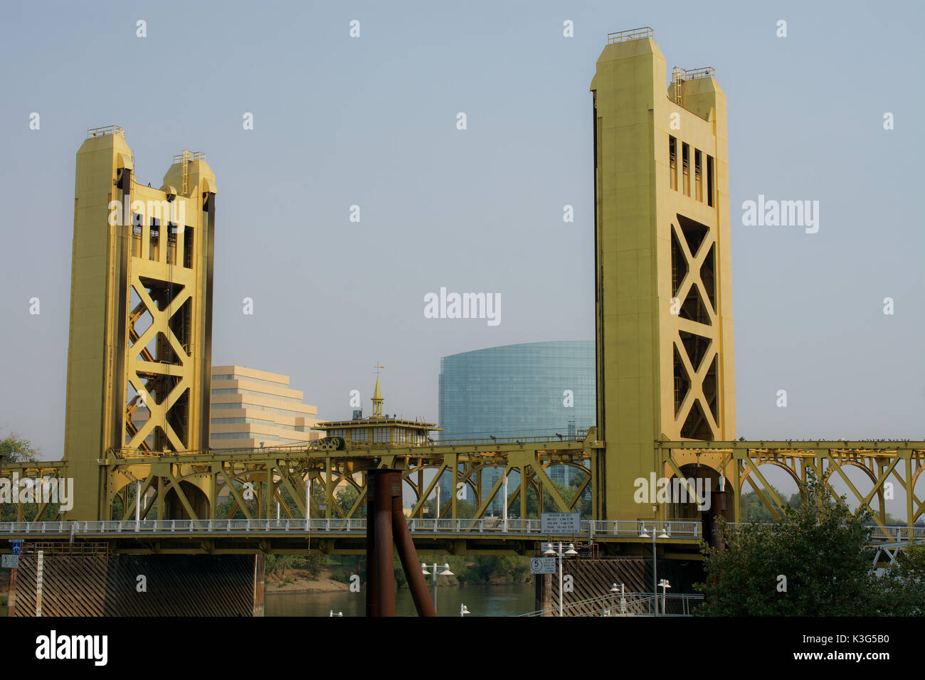 Sacramento, California, USA. 2 September 2017. It is a hazy day in town with lots of smoke from surrounding fires. The air is considered Unhealthy for Sensitive Groups. Credit: AlessandraRC/Alamy Live News Stock Photo