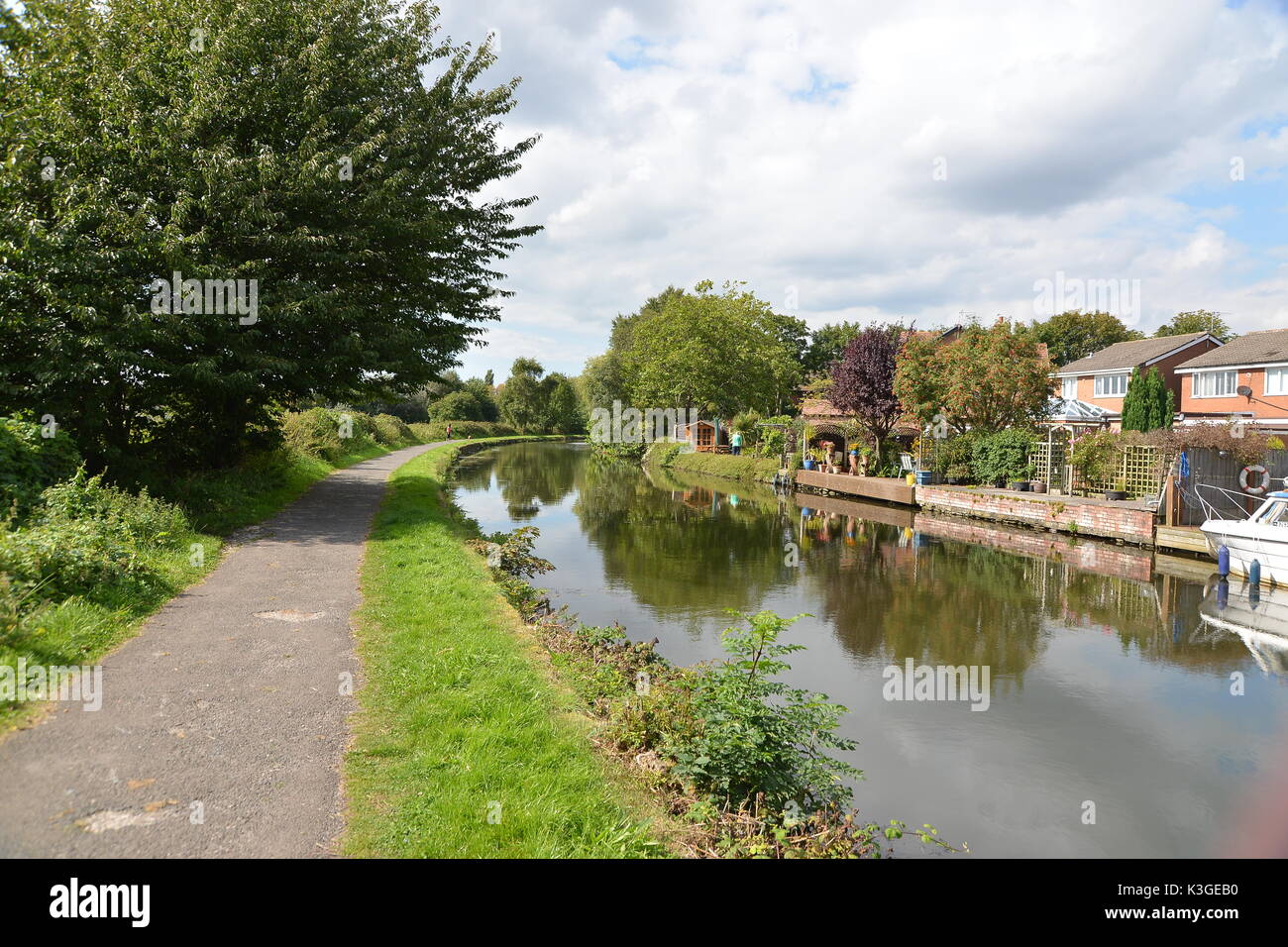 Leeds Liverpool Canal in Maghull on a calm summers afternoon Stock Photo