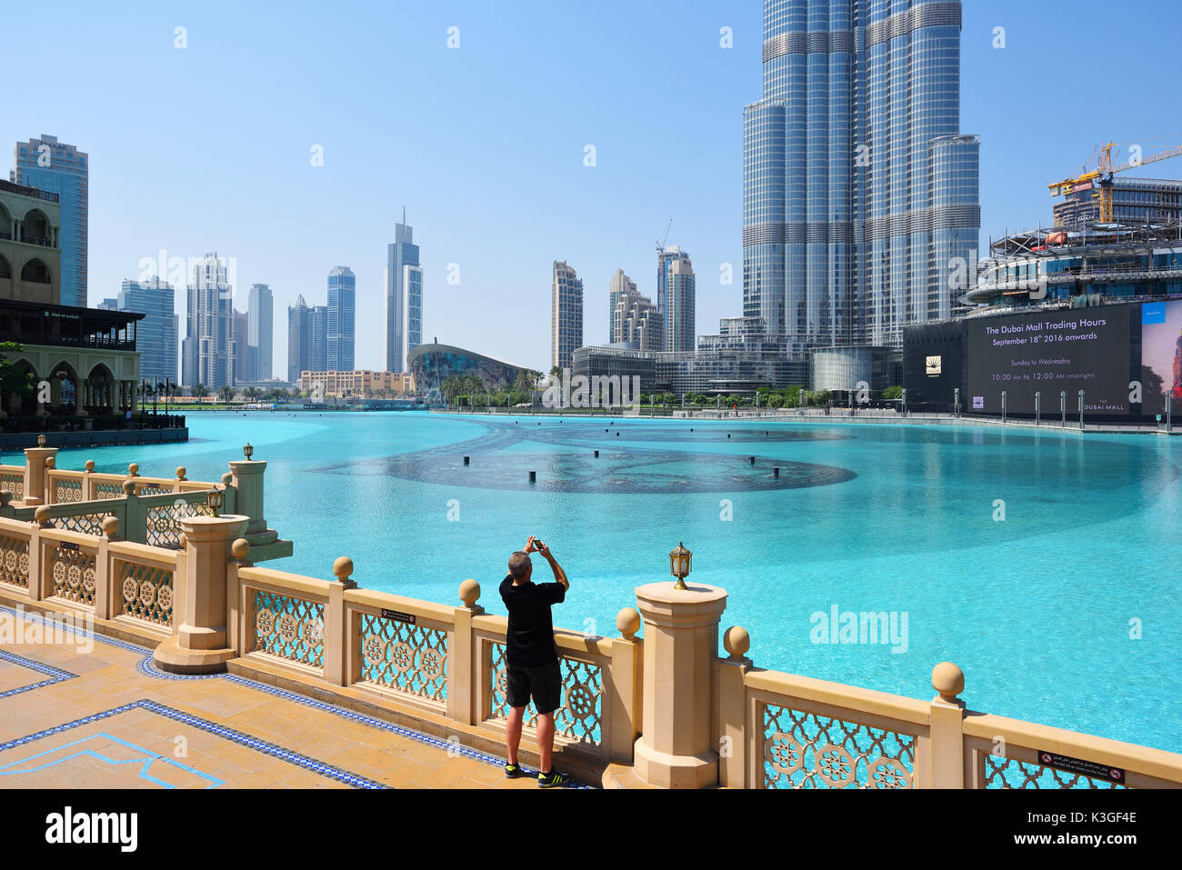 DUBAI, UNITED ARAB EMIRATES Oct 7, 2016tourist takes a picture of