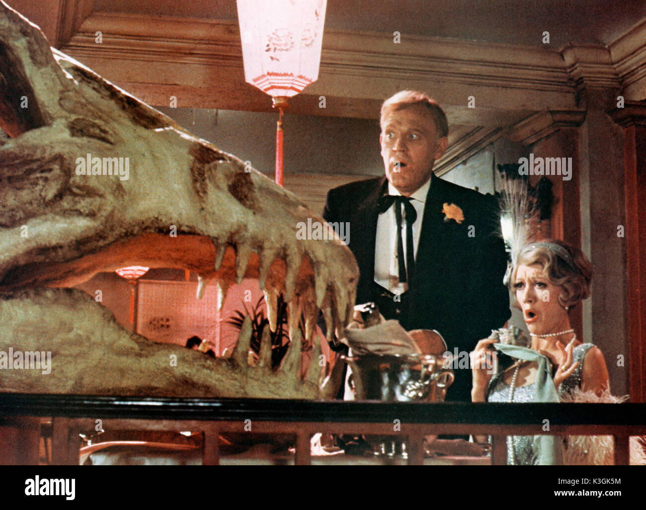 ONE OF OUR DINOSAURS IS MISSING JOSS ACKLAND, AMANDA BARRIE ONE OF OUR DINOSAURS IS MISSING      Date: 1975 Stock Photo
