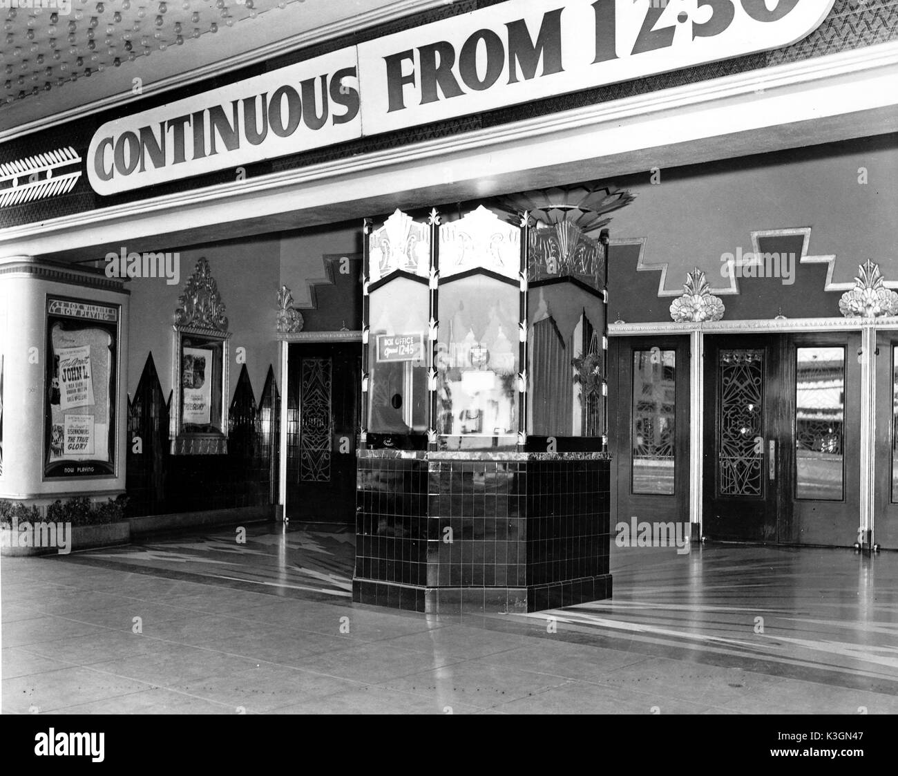 WILSHIRE CINEMA BEVERLY HILLS LOS ANGELES USA, 1945 Stock Photo