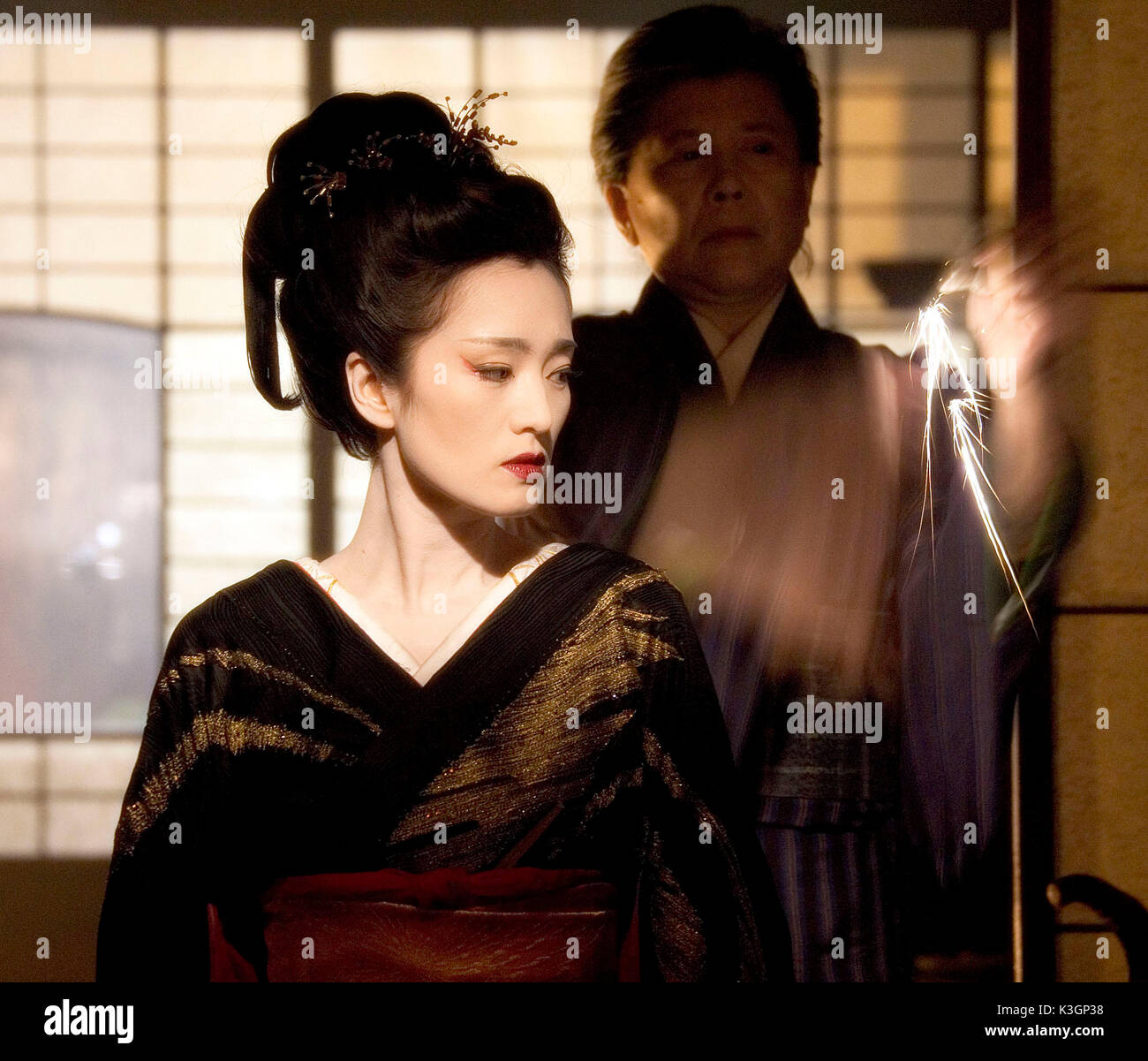 MEMOIRS OF A GEISHA stars Ziyi Zhang, Gong Li, Michelle Yeoh, and Ken Watanabe and is directed by Rob Marshall. **ALL IMAGES ARE PROPERTY OF SONY PICTURES ENTERTAINMENT INC. FOR PROMOTIONAL USE ONLY. SALE, DUPLICATION OR TRANSFER OF THIS MATERIAL IS STRICTLY PROHIBITED. Distributed by Buena Vista International. MEMOIRS OF A GEISHA Gong Li     Date: 2005 Stock Photo