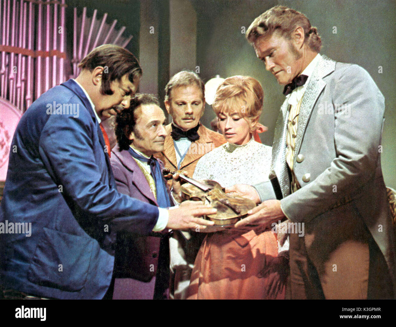 CAPTAIN NEMO AND THE UNDERWATER CITY BILL FRASER, KENNETH CONNOR, ALLAN CUTHBERTSON, NANETTE NEWMAN, CHUCK CONNORS Stock Photo