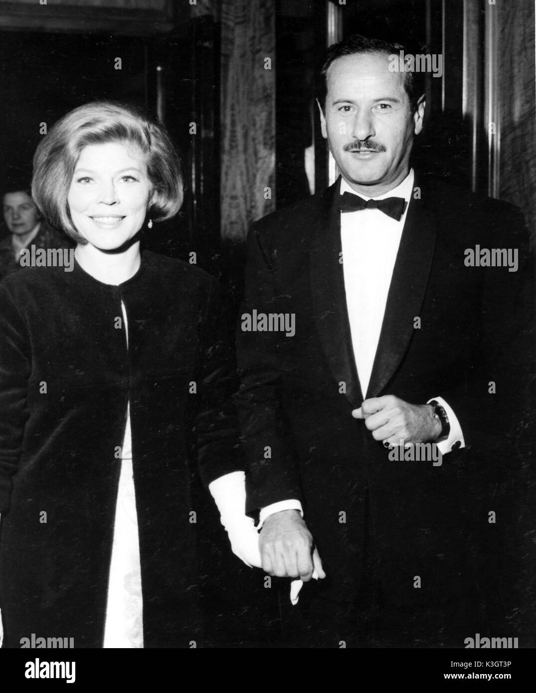 American actor ELI WALLACH and his wife, actress ANNE JACKSON at the Royal World Film Premiere of the THE VICTORS at the Odeon Cinema, Leicester Square, London on November 18th 1963 Stock Photo