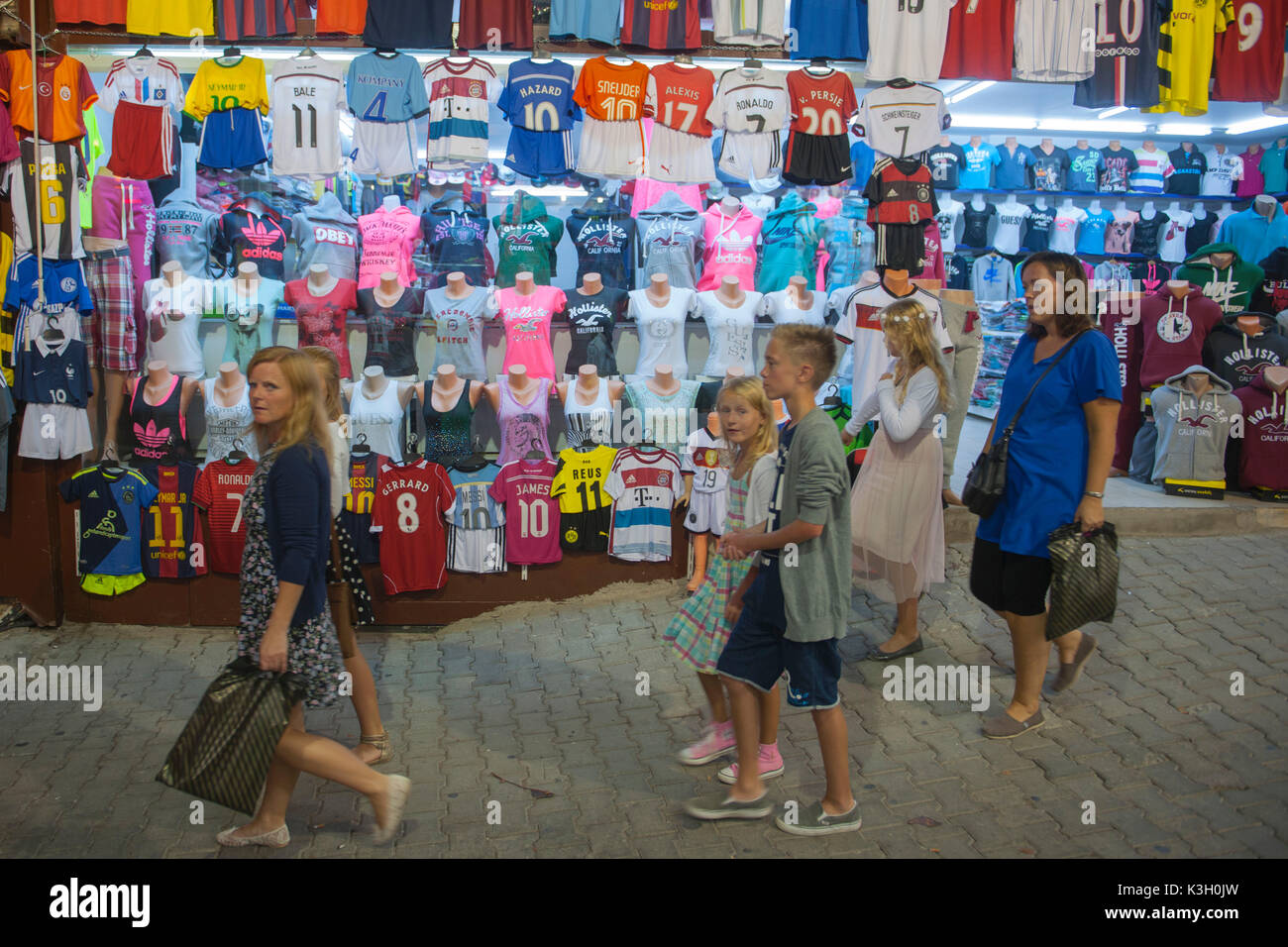 Side Turkey Shopping High Resolution Stock Photography And Images Alamy