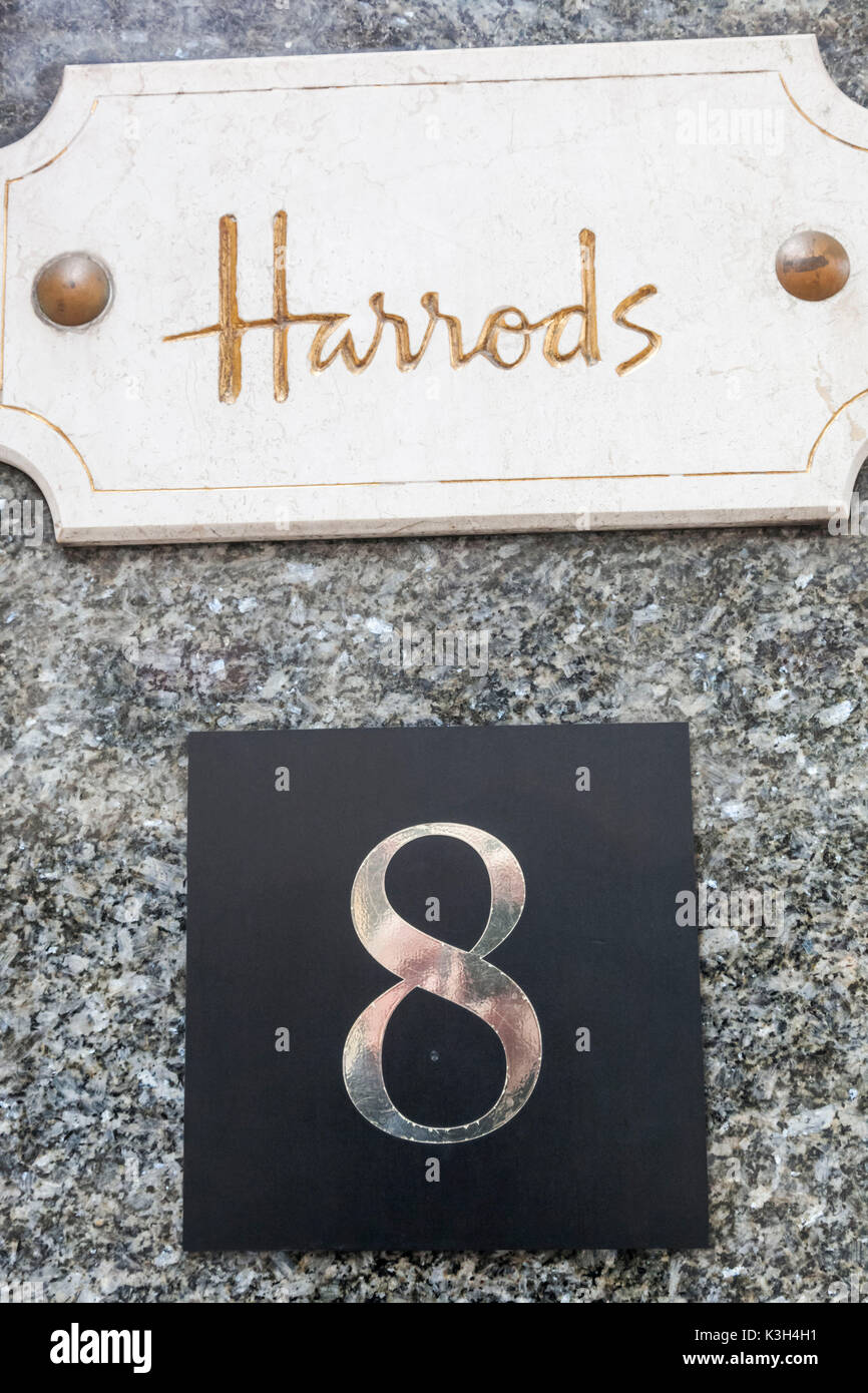 Harrods london sign hires stock photography and images Alamy