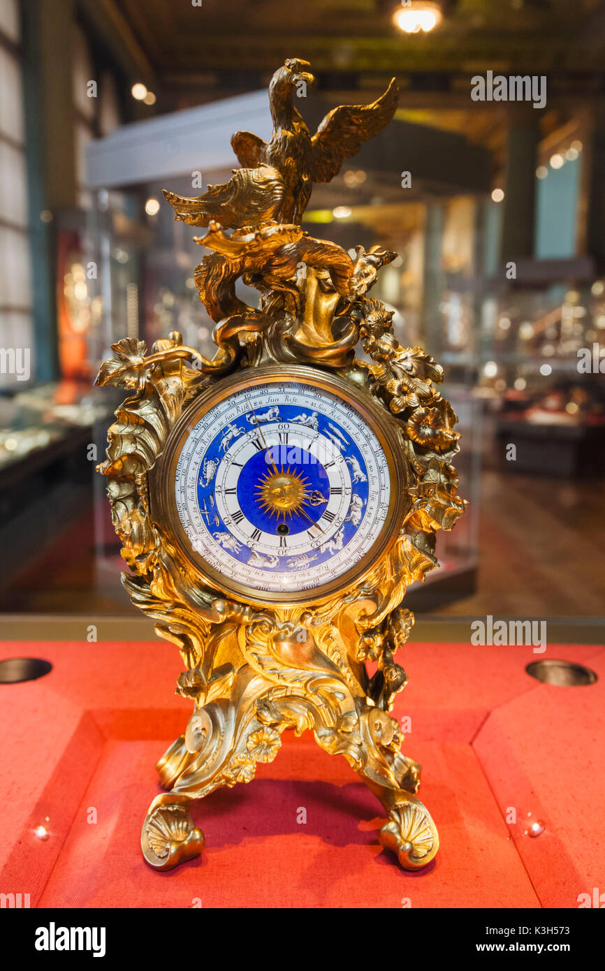 England, London, Kensington, Victoria and Albert Museum aka V&A, The Whitley Galleries, English and French Mantle Clock dated 1376 Stock Photo