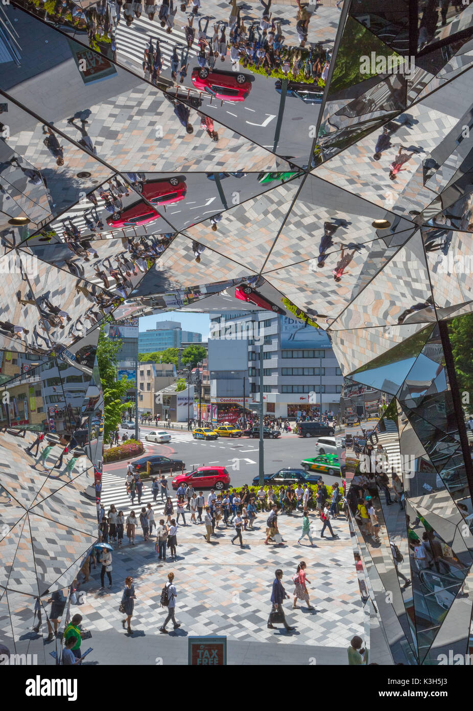 Japan, Tokyo City, Shibuya District, Omotesando ´s Tokyu Bldg. entrance. Stock Photo