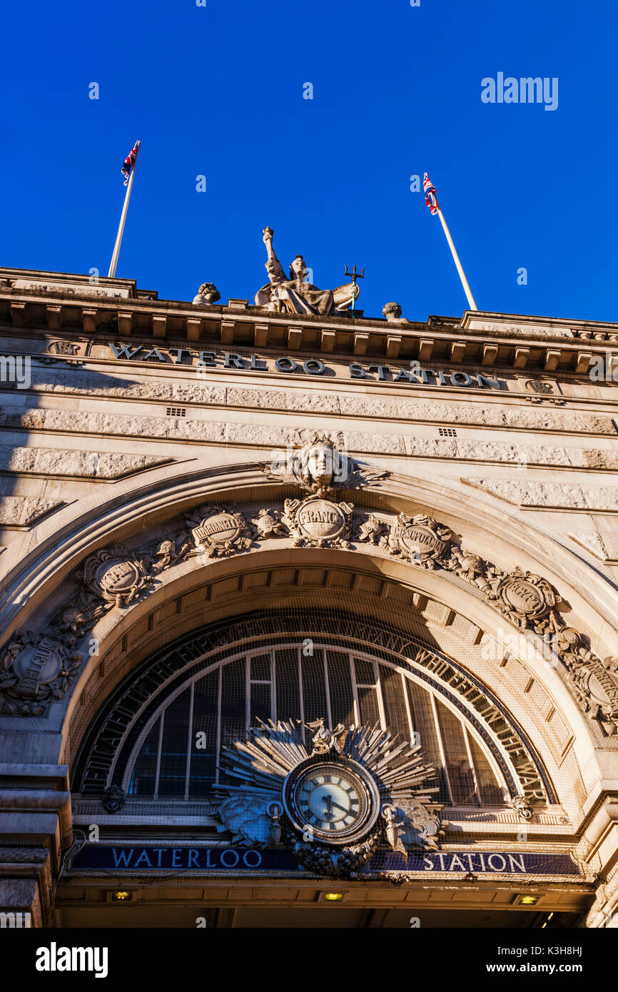 England, London, Waterloo Station, Main Entrance Stock Photo - Alamy