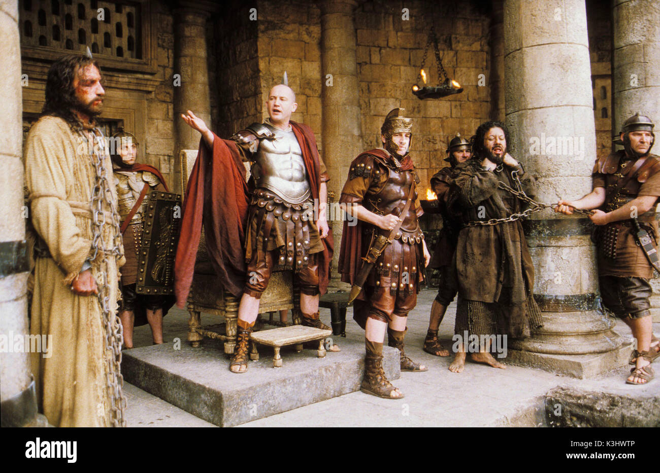 THE PASSION OF CHRIST JIM CAVIEZEL as Jesus, HRISTO SHOPOV as Pontius Pilate, PIETRO SARUBBI as Barabbas     Date: 2004 Stock Photo