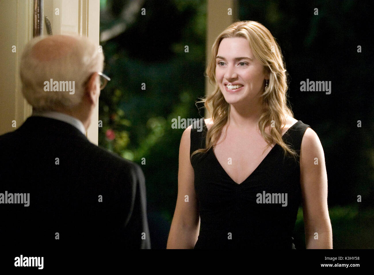 Eli Wallach and Kate Winslet star in Columbia Pictures/Universal Pictures' romantic comedy The Holiday. THE HOLIDAY ELI WALLACH, KATE WINSLET Eli Wallach (left) and Kate Winslet star in Columbia Pictures/Universal Pictures romantic comedy The Holiday.     Date: 2006 Stock Photo