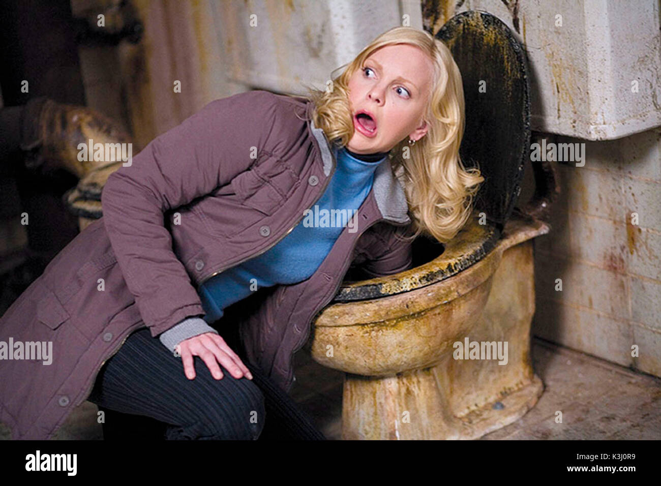 SCARY MOVIE 4 ANNA FARIS spoofing Saw SCARY MOVIE 4 ANNA FARIS spoofing Saw SCARY MOVIE 4 [US 2006] ANNA FARIS spoofing Saw     Date: 2006 Stock Photo