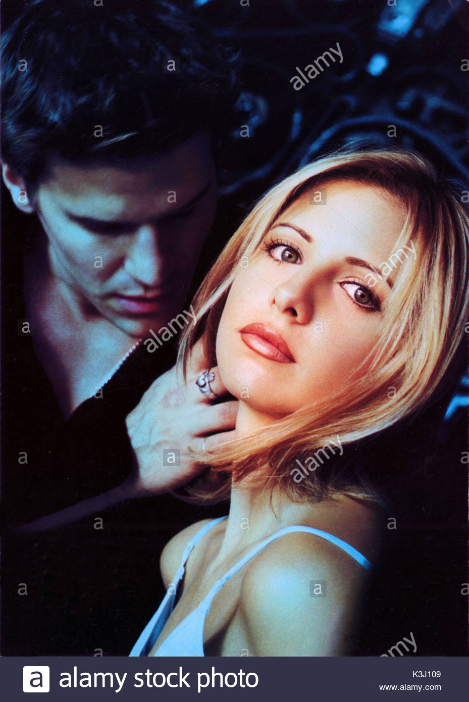 Buffy The Vampire Slayer David Boreanaz As Angel Sarah Michelle Stock Photo Alamy