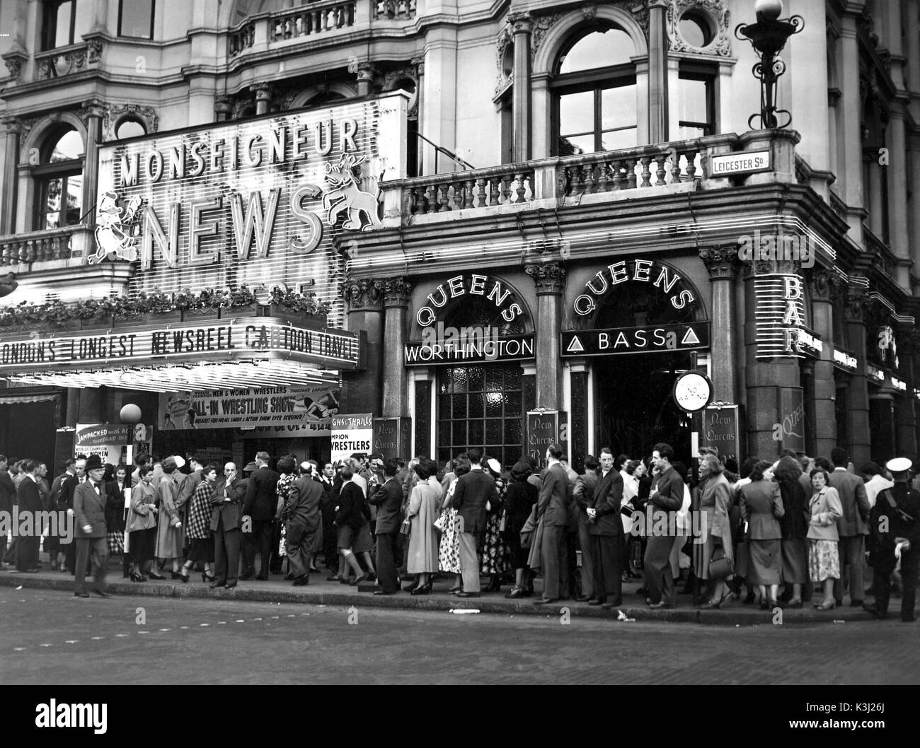 MONSEIGNEUR NEWS THEATRE, LEICESTER SQUARE, LONDON Stock Photo
