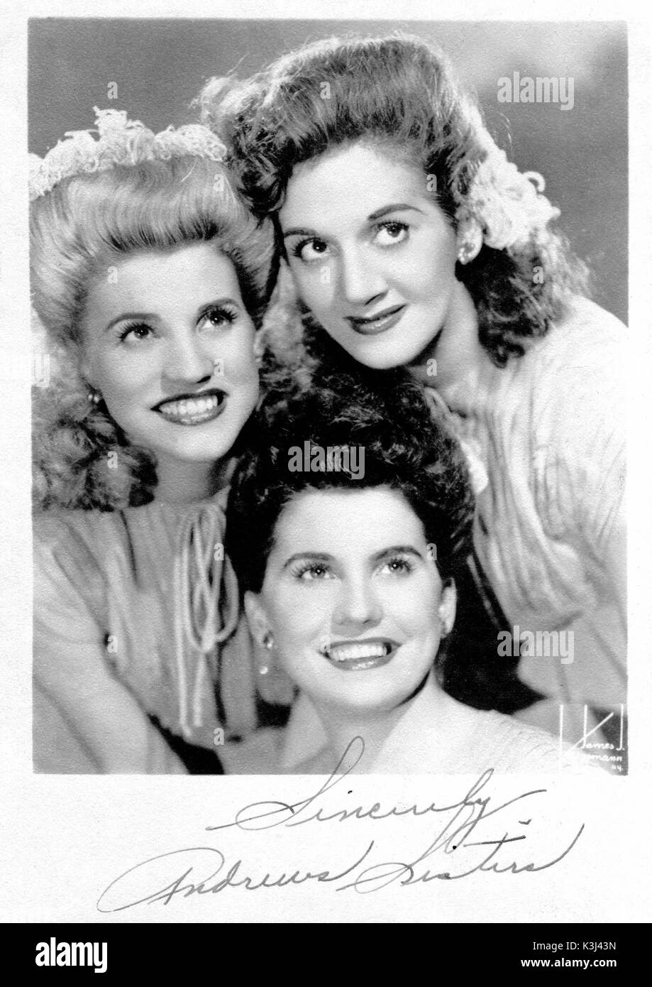 ANDREWS SISTERS Actresses, Singers, Performing Group PATTY ANDREWS (1918 - 2013) MAXINE ANDREWS LAVERNE ANDREWS [1911 -1967] Stock Photo