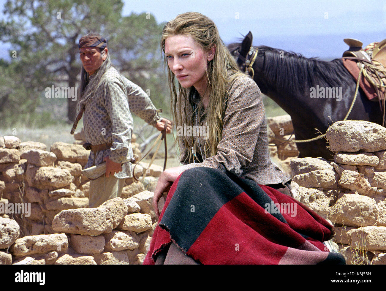 THE MISSING TOMMY LEE JONES, CATE BLANCHETT     Date: 2003 Stock Photo