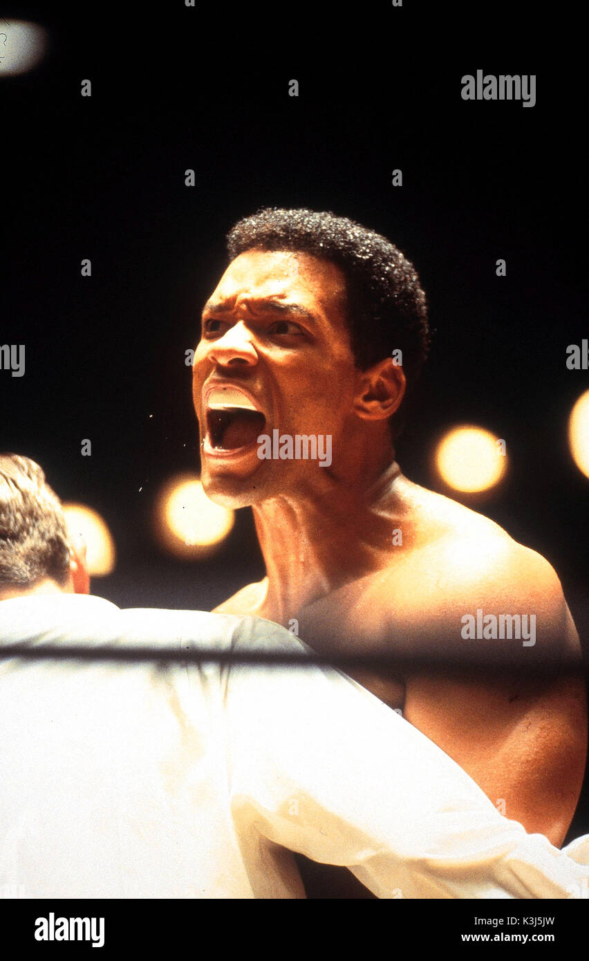 Quality: 2nd Generation. Film Title: Ali. Pictured: Will Smith as Muhammad Ali. For further information please contact: Linda Russell - national enquiries 0207 534 6025. Claire Newley - regional enquiries 0207 534 6036. ALI WILL SMITH as Muhammad Ali     Date: 2001 Stock Photo