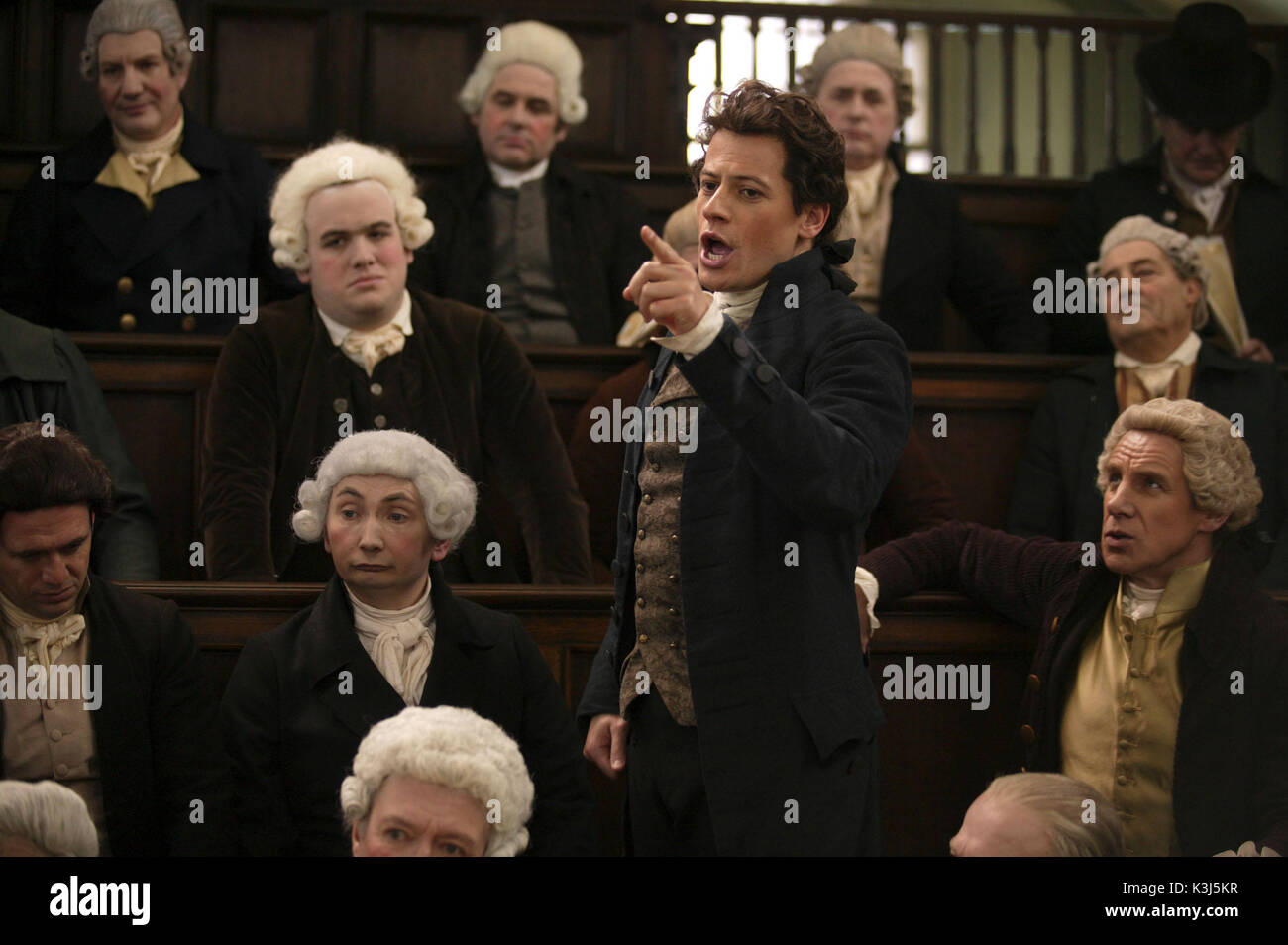 AMAZING GRACE IOAN GRUFFUDD as William Wilberforce, NICHOLAS FARRELL as Henry Thornton Date