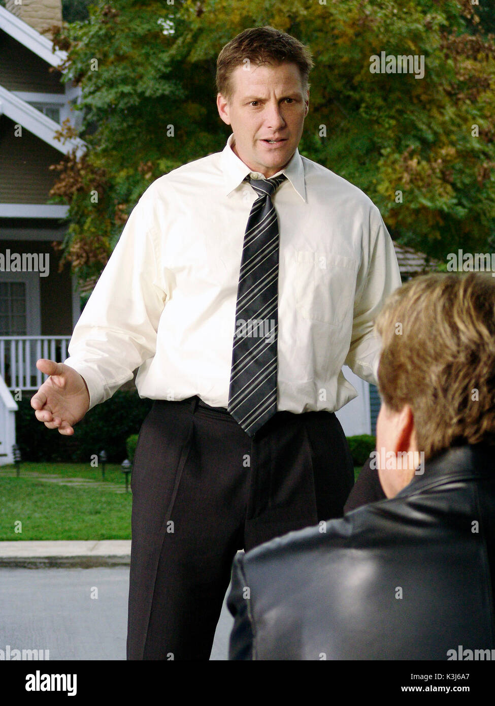 DESPERATE HOUSEWIVES   [US TV SERIES 2004 - ]  Series#1/Episode#13/Your Fault   DOUG SAVANT as Tom Scavo,  RYAN O'NEAL as Rodney Scavo DESPERATE HOUSEWIVES Stock Photo