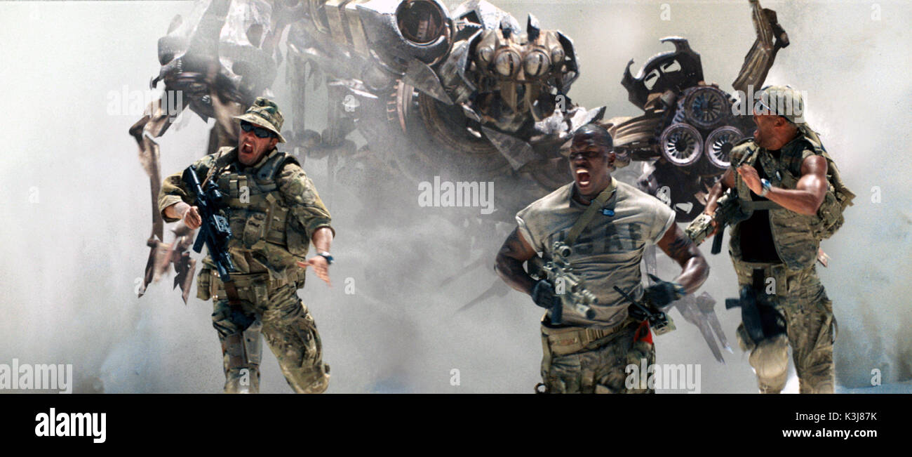 (Left to right) Ranger Team Member (LUIS ECHAGARRUGA), U.S. Air Force Tech. Sgt. Epps (TYRESE GIBSON) and Shep (AMAURY NOLASCO) run for their lives from SKORPONOK&#xae; in DreamWorks Pictures' and Paramount Pictures' Transformers. TRANSFORMERS [US 2007]  [L-R] LUIS ECHAGARRUGA as Ranger Team Member, TYRESE GIBSON as U.S. Air Force Tech. Sgt. Epps, AMAURY NOLASCO as Shep run for their lives from the evil Decepticon SKORPONOK&#x1a0; (Left to right) Ranger Team Member (LUIS ECHAGARRUGA), U.S. Air Force Tech. Sgt. Epps (TYRESE GIBSON) and Shep (AMAURY NOLASCO) run for their lives from Stock Photo
