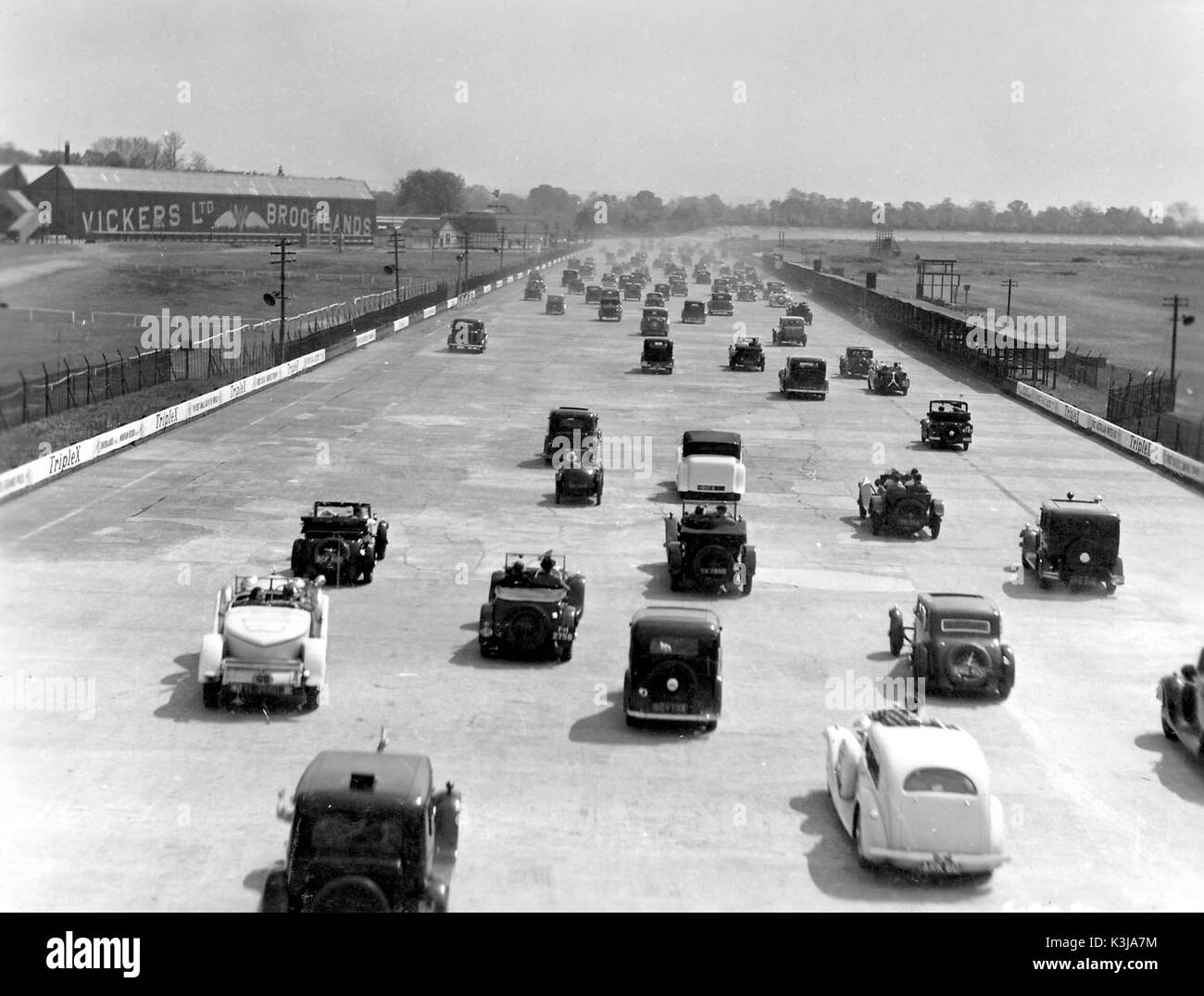 BROOKLANDS RACING TRACK in the 1930s Stock Photo