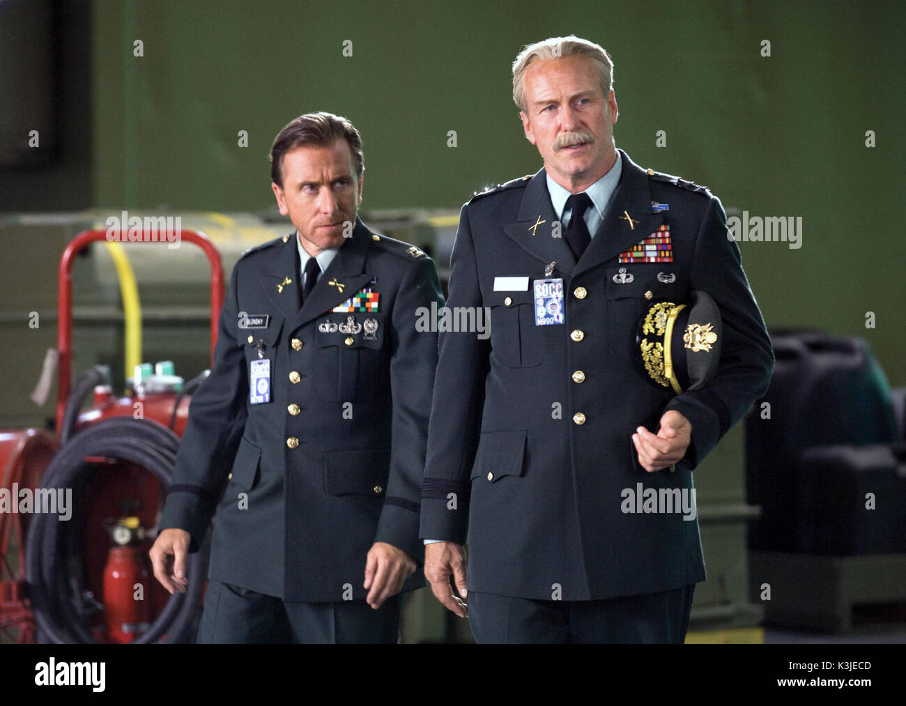 THE INCREDIBLE HULK aka HULK 2 TIM ROTH as Super soldier Emil Blonsky/ The Abomination , WILLIAM HURT is General Thunderbolt Ross THE INCREDIBLE HULK     Date: 2008 Stock Photo