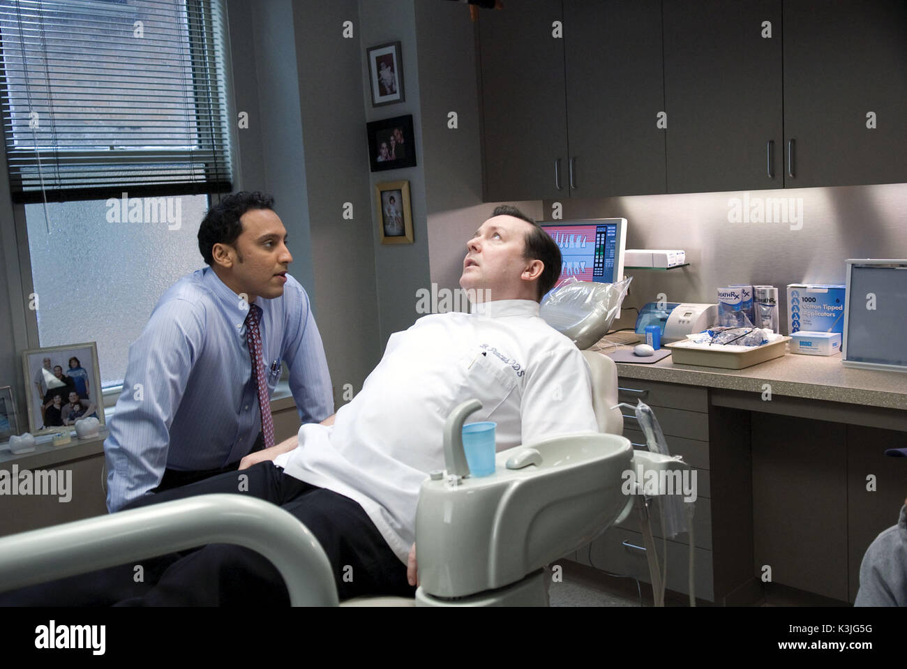 GHOST TOWN AASIF MANDVI, RICKY GERVAIS GHOST TOWN Date: 2008 Stock