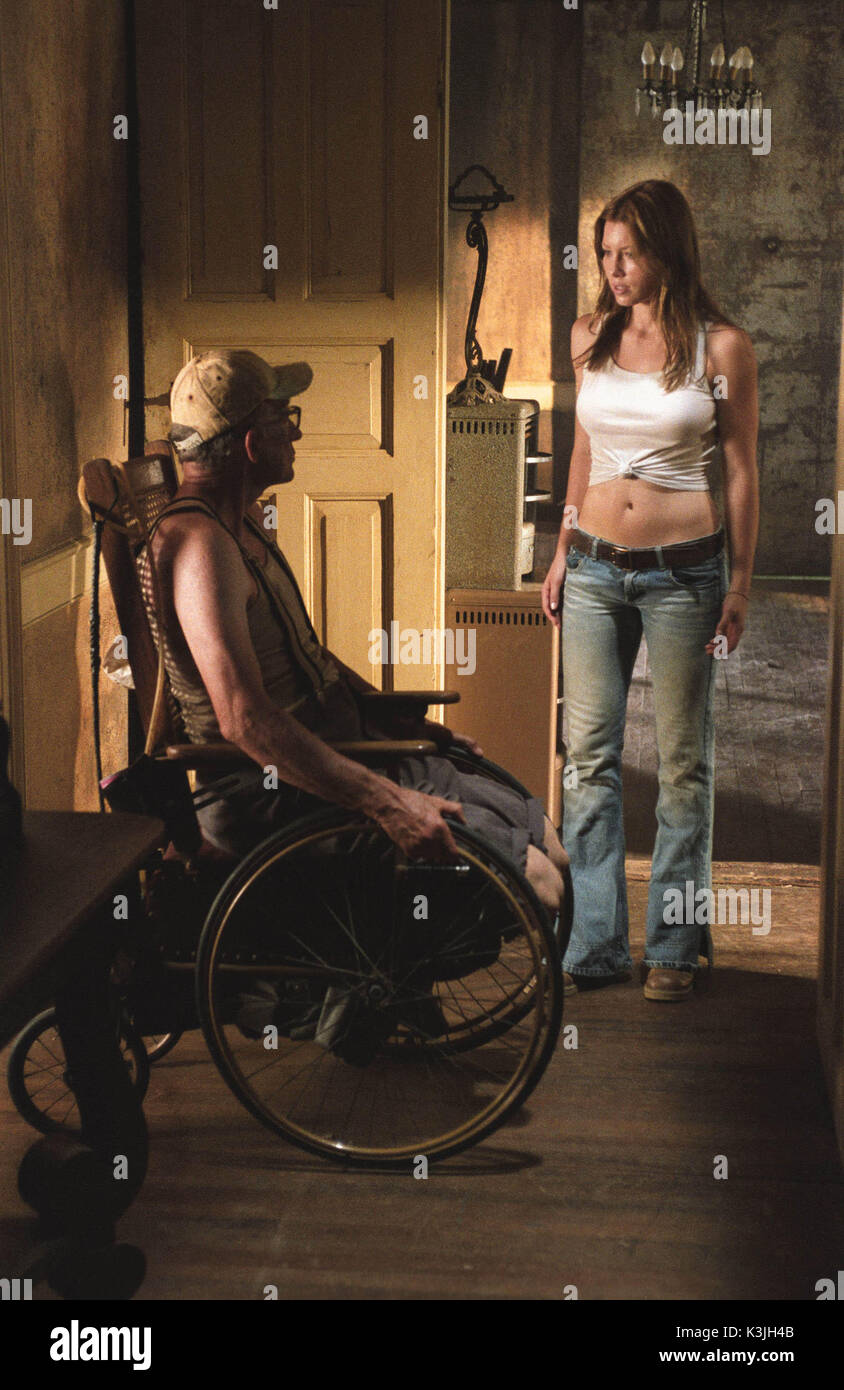 THE TEXAS CHAINSAW MASSACRE JESSICA BIEL THE TEXAS CHAINSAW MASSACRE