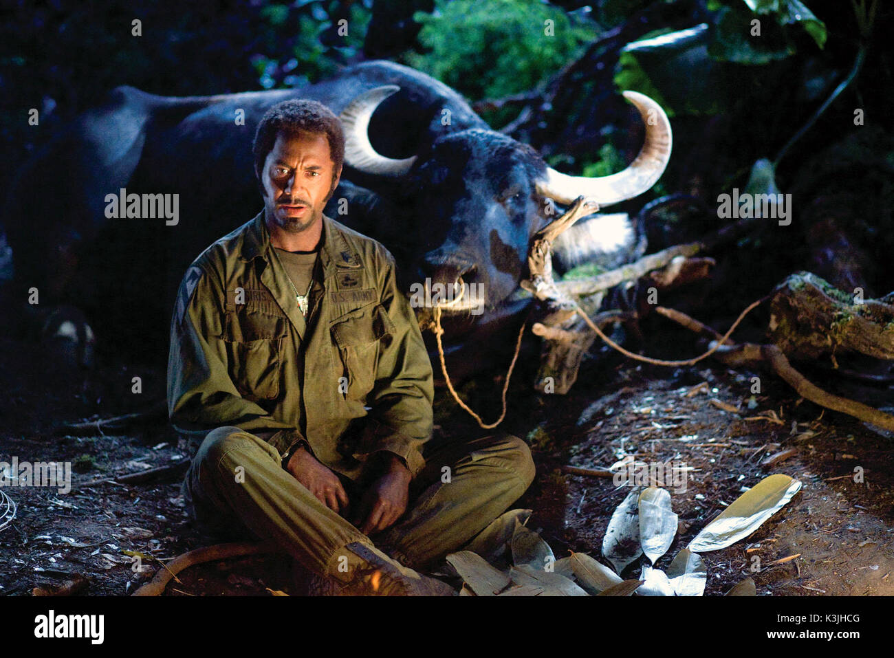 TROPIC THUNDER ROBERT DOWNEY JR. TROPIC THUNDER Date 2008 Stock Photo Alamy