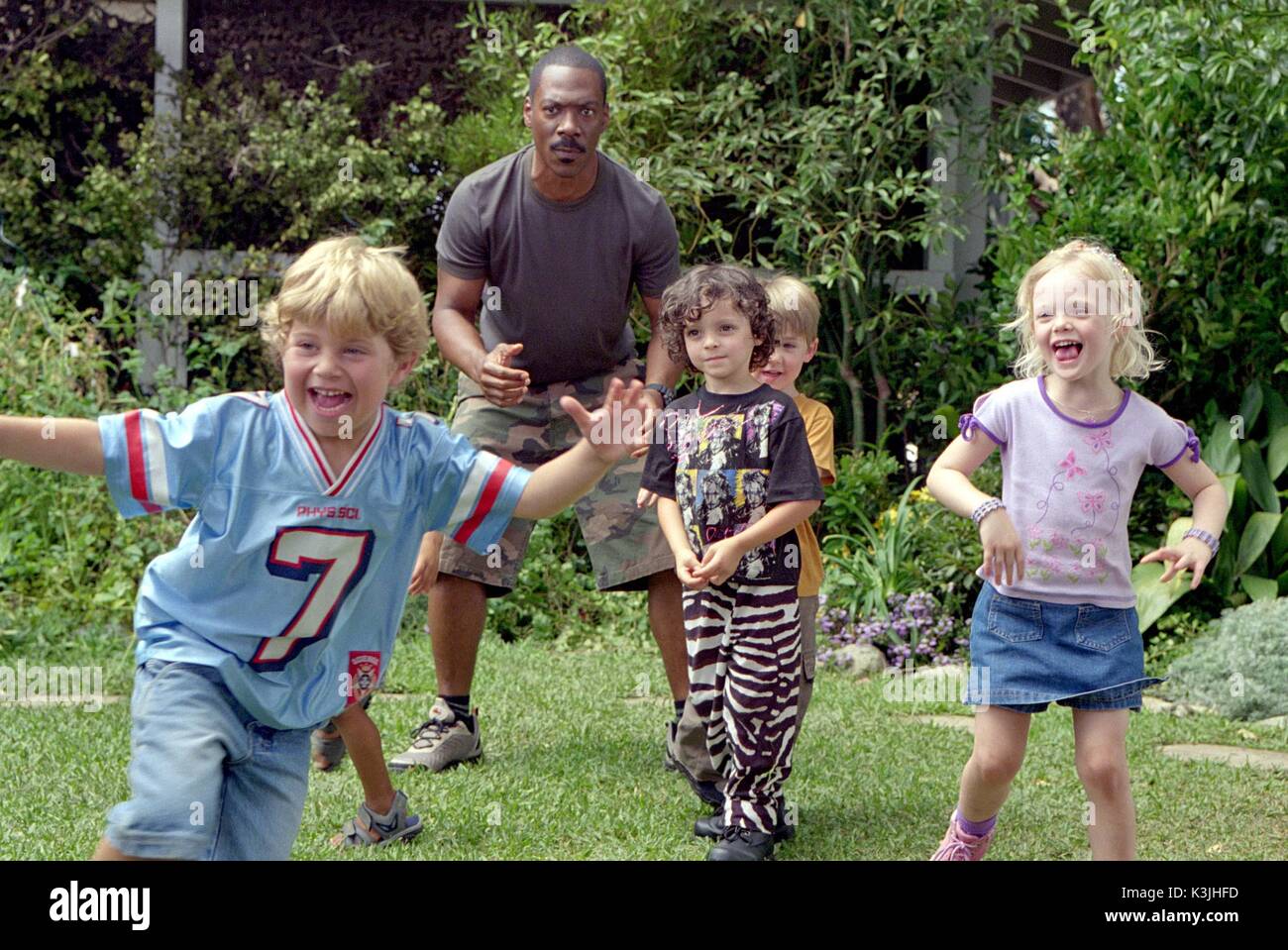 DADDY DAY CARE EDDIE MURPHY, ELLE FANNING Date: 2003 Stock Photo - Alamy