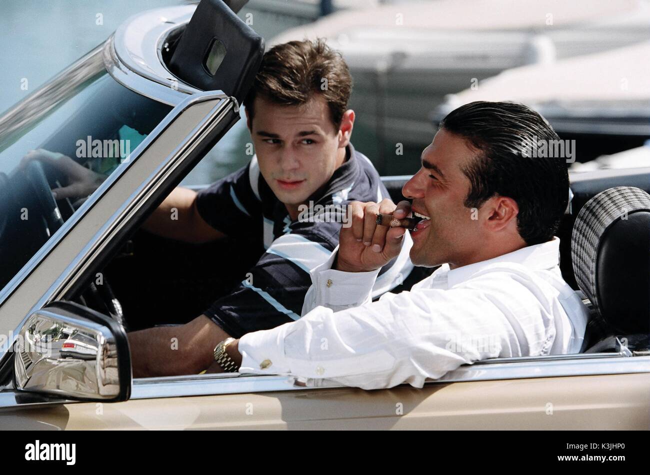 THE BUSINESS Danny Dyer as Frankie, Tamer Hassan as Charlie     Date: 2005 Stock Photo