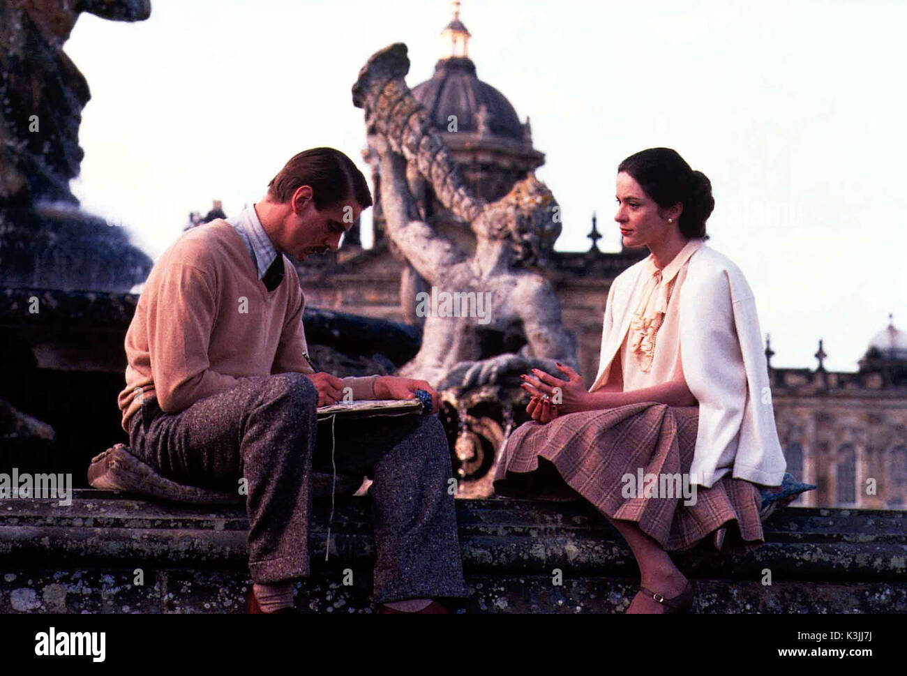 BRIDESHEAD REVISITED JEREMY IRONS as Charles Ryder, DIANA QUICK as Julia Flyte BRIDESHEAD REVISITED Stock Photo