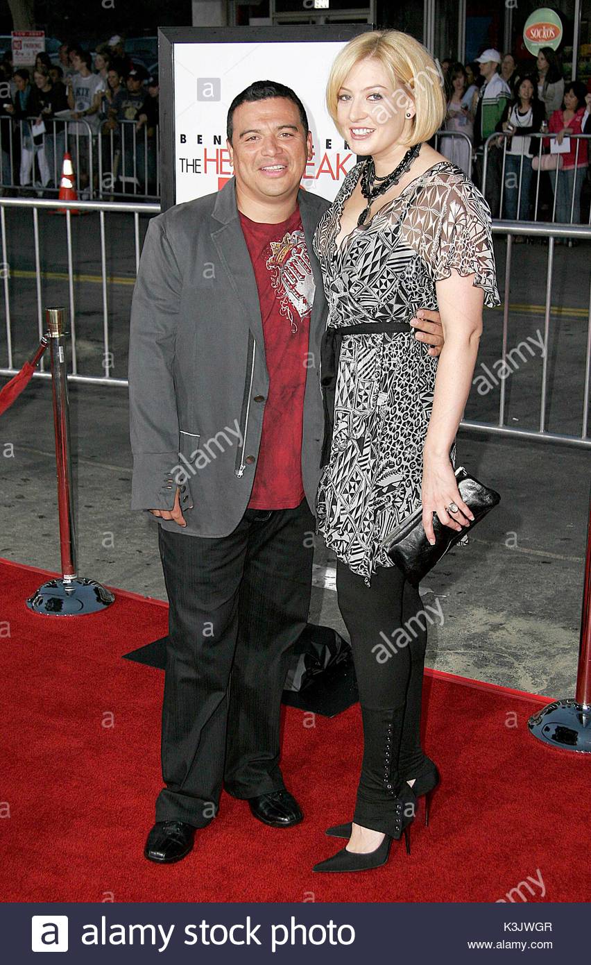 Carlos Mencia and wife Amy at the premiere of 'The Heartbreak Kid' in