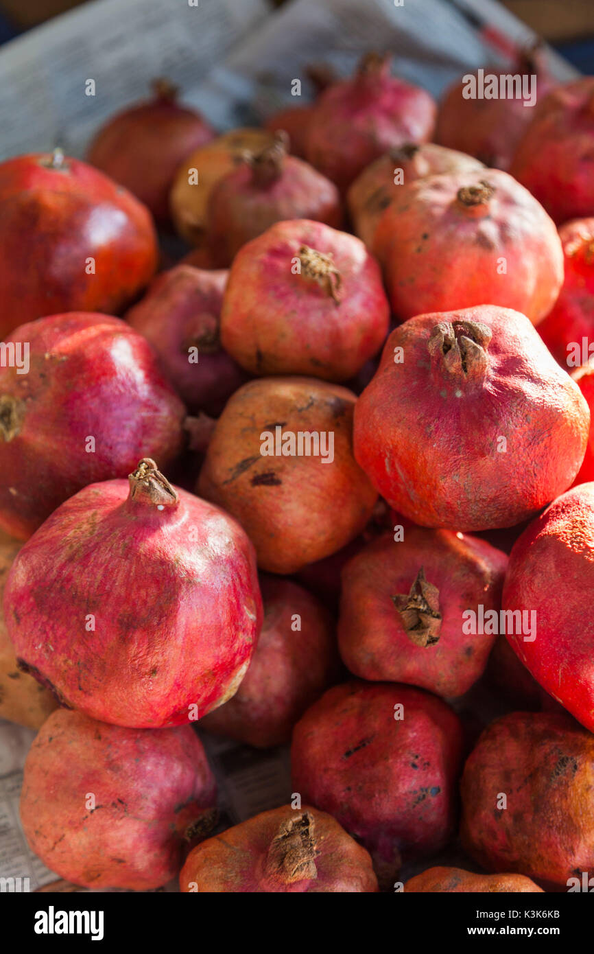 Iran, Tehran, fruit market, pomegranites Stock Photo Alamy