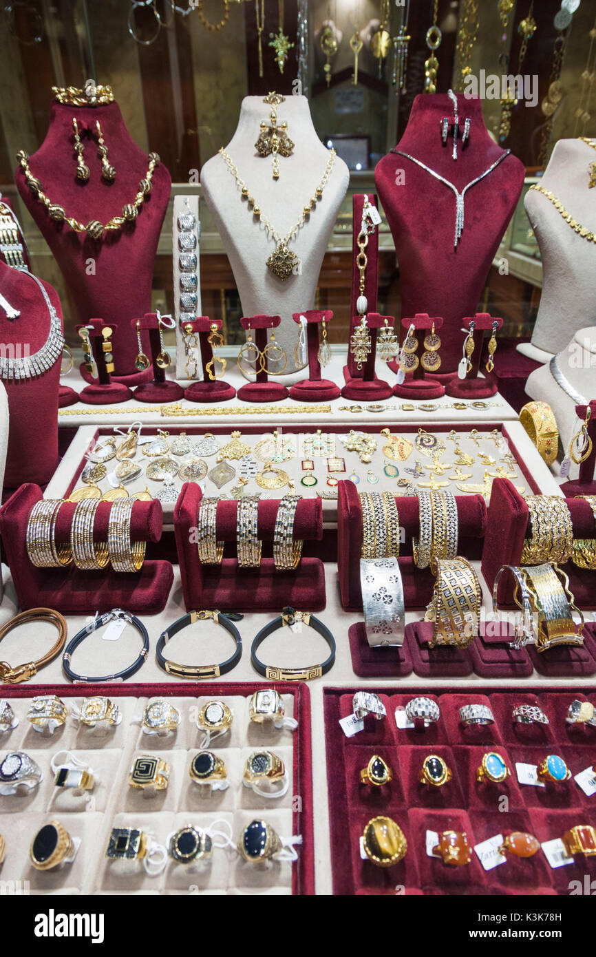 Iran, Central Iran, Esfahan, Bazar-e Honar, jewelry market Stock Photo -  Alamy
